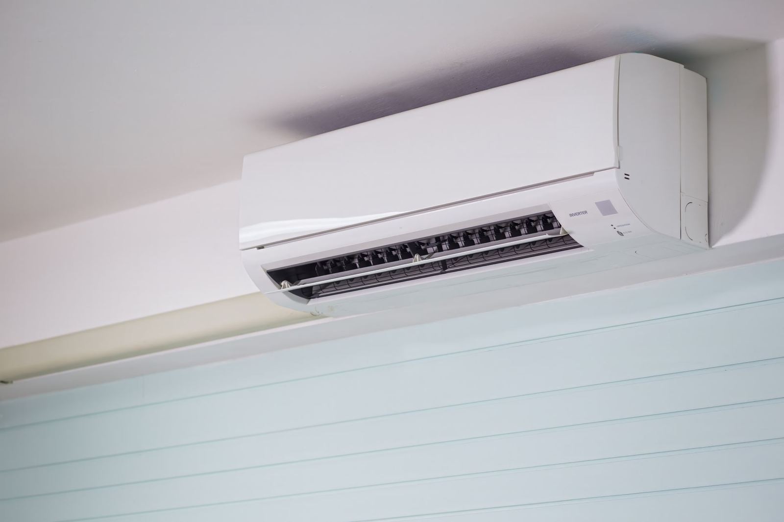 Wall-mounted ductless mini split indoor unit